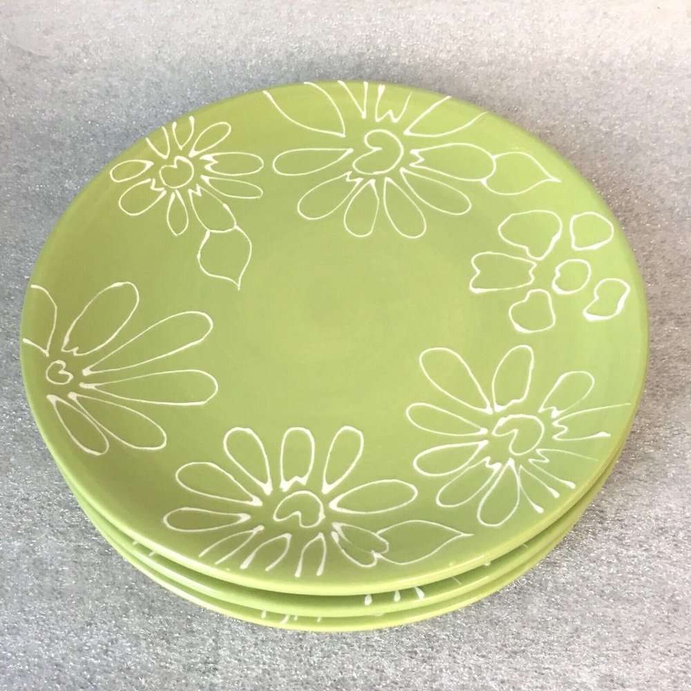 Pier 1 imports 3 Ct Avocado Green White Raised Flowers 7.75" Salad Lunch Plates